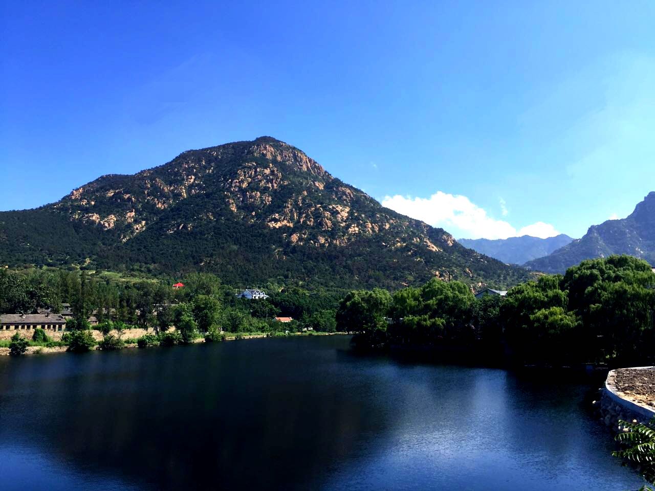 山东泰安团建泰山拓展培训中心之泰山桃花源彩石溪训练基地