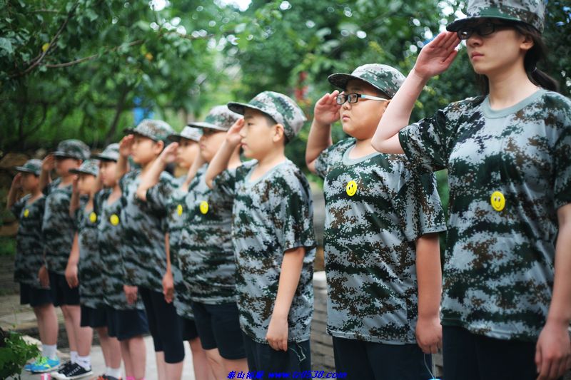 泰山少年军事夏令营少年领袖军事特训营